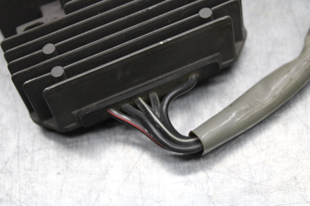 97-99 SUZUKI GSXR600 SRAD RECTIFIER VOLTAGE REGULATOR BB123