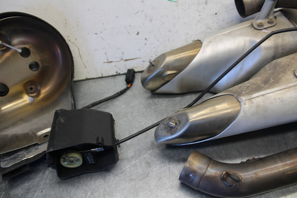 12-15 DUCATI 1199 PANIGALE FULL EXHAUST SYSTEM HEADERS PIPE MUFFLER BB699