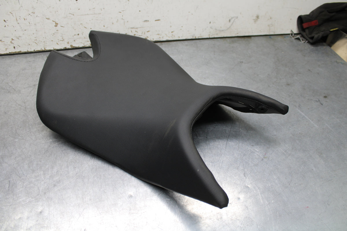21-24 APRILIA TUONO 660 FACTORY FRONT DRIVERS SEAT PAD SADDLE PILLION BB733