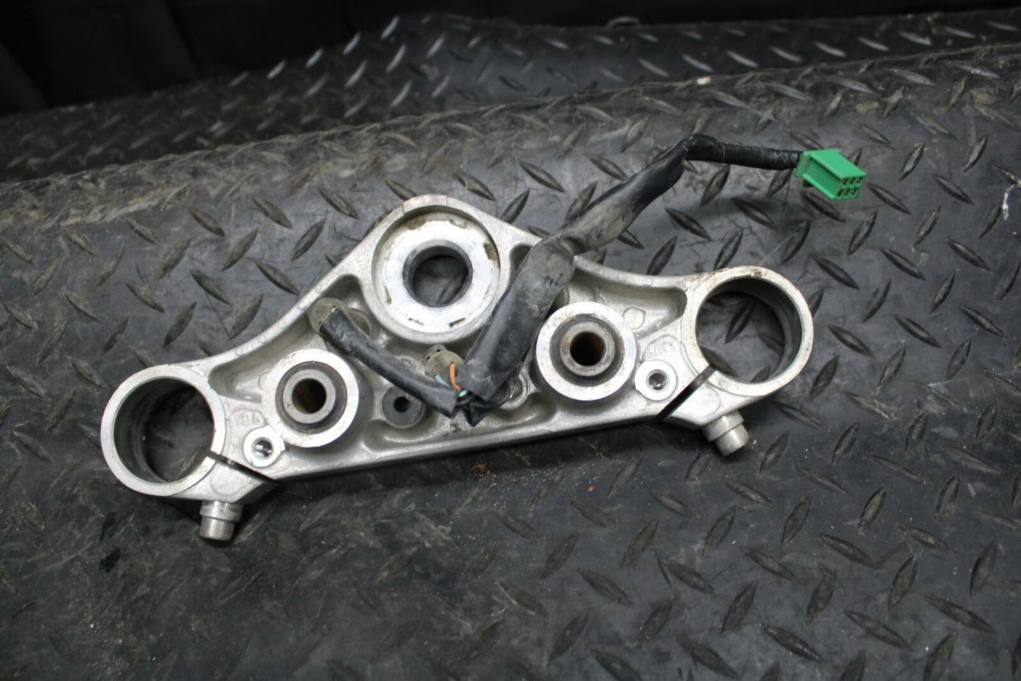 03-05 HONDA SHADOW CLASSIC 750 FORKS UPPER TRIPLE TREE CLAMP BB229