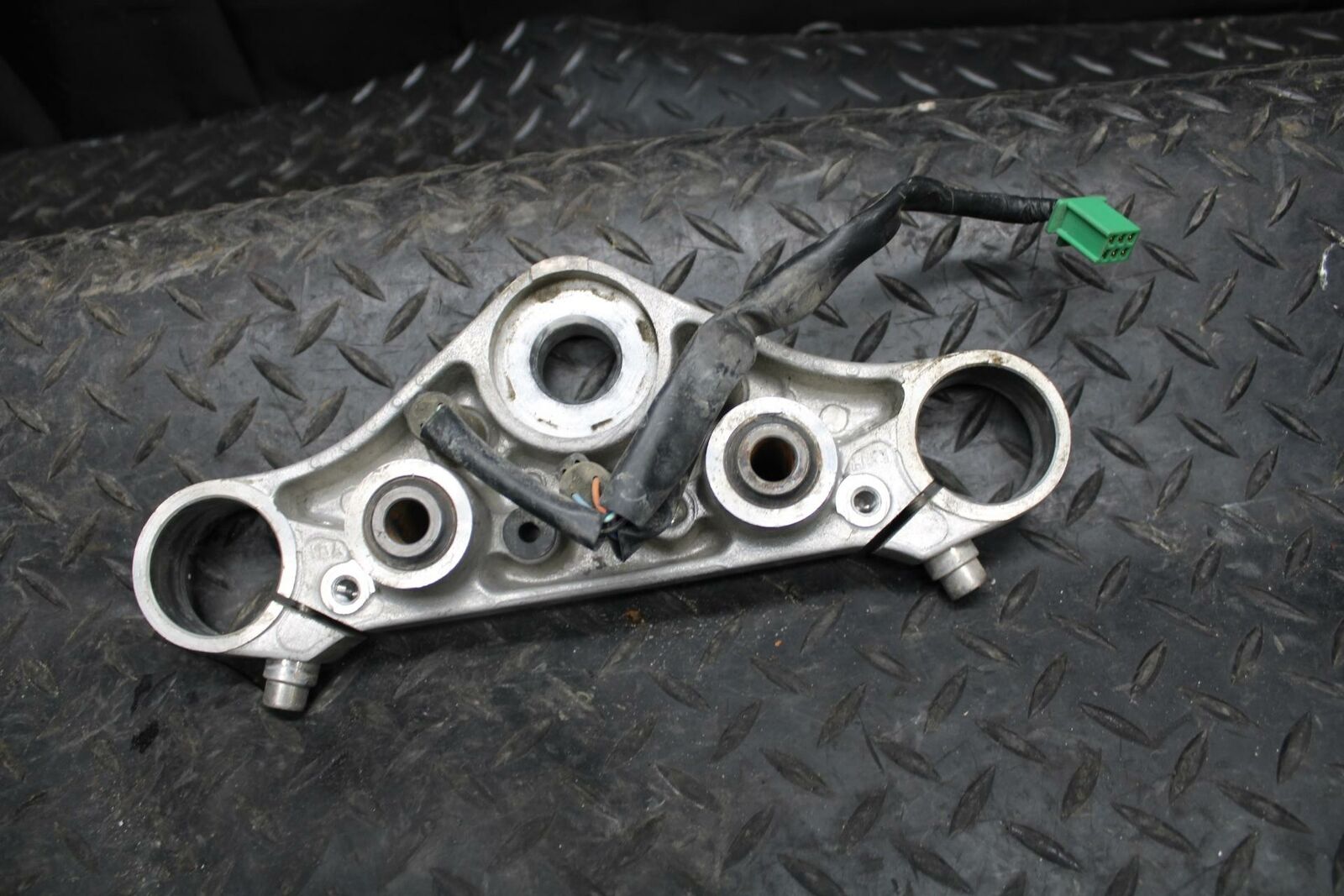03-05 HONDA SHADOW CLASSIC 750 FORKS UPPER TRIPLE TREE CLAMP BB229