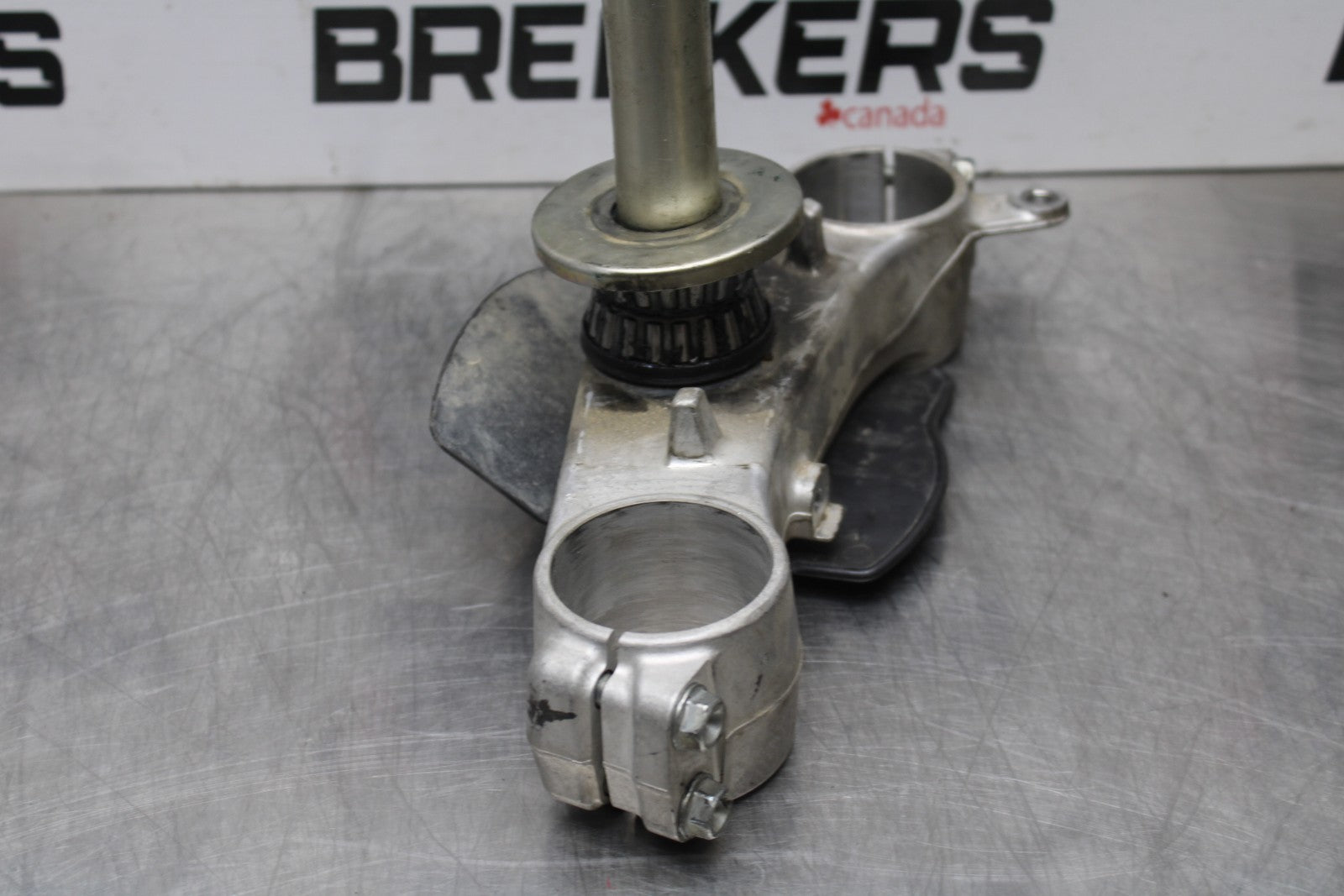06-07 SUZUKI GSXR 600 FRONT FORKS CLAMP LOWER TRIPLE TREE STEM BB178