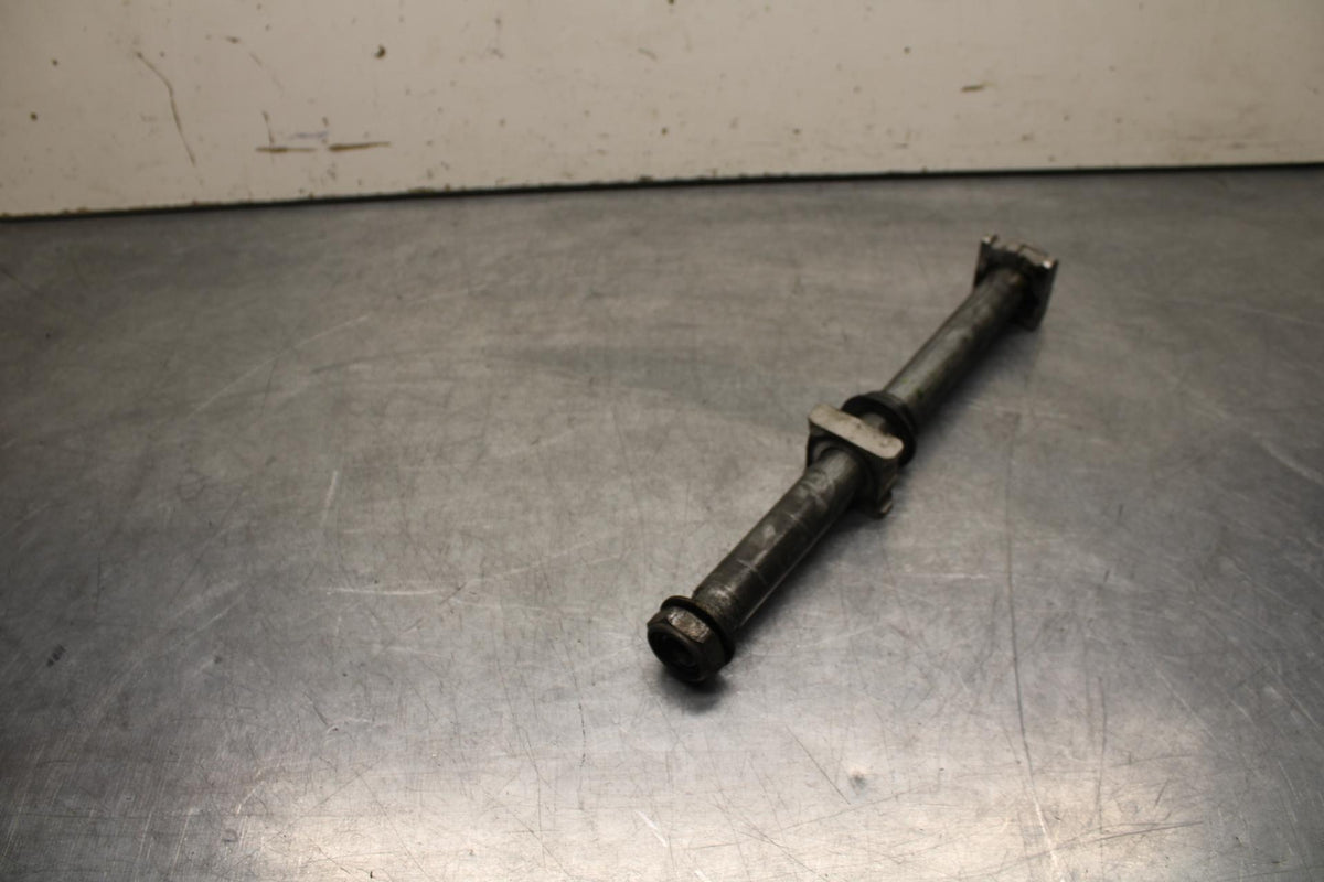 05-06 HONDA CBR600RR REAR AXLE BACK WHEEL RIM BOLT AXEL 42301-MEE-D00 BB624