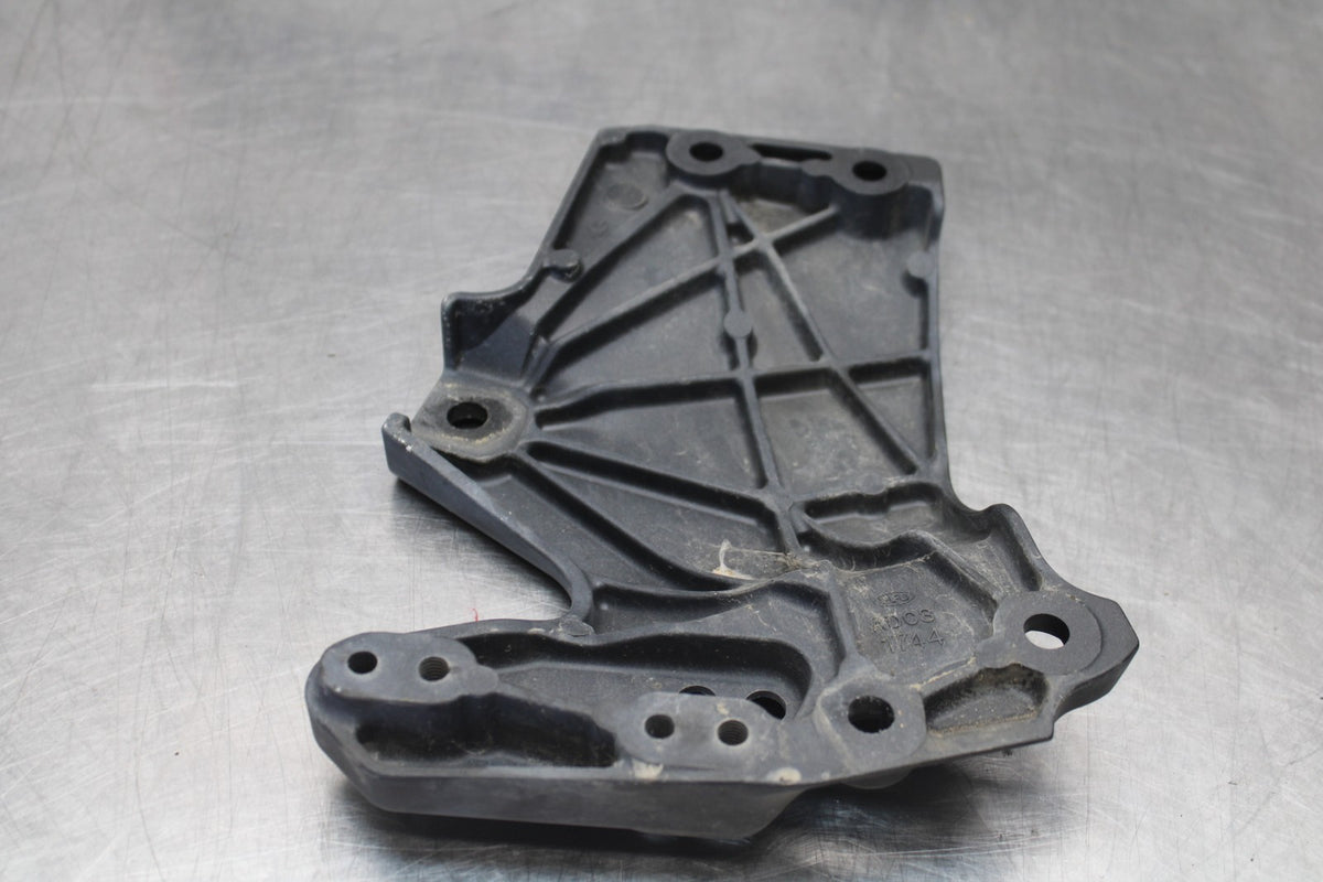 09 KAWASAKI CONCOURS 14 ZG1400B ENGINE SPROCKET COVER BB875
