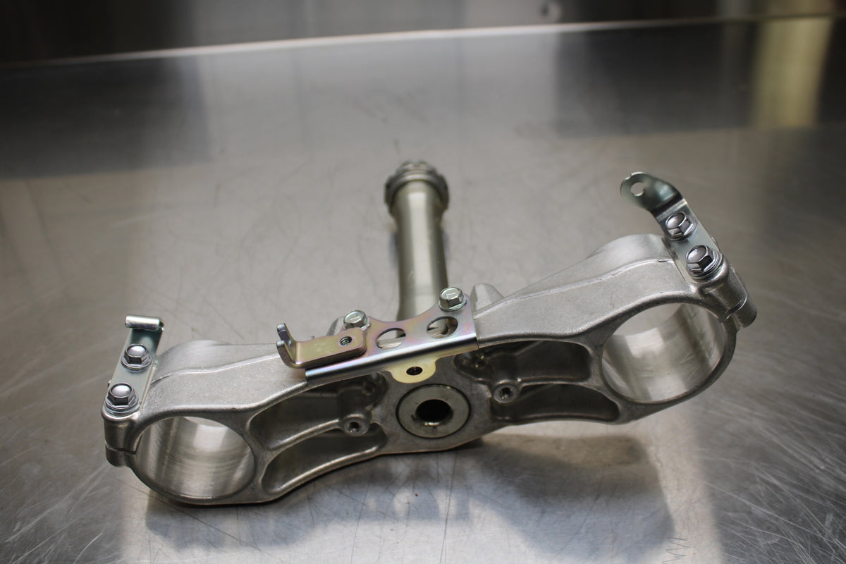 23-24 KAWASAKI NINJA ZX14R FRONT FORKS CLAMP LOWER TRIPLE TREE STEM BB141