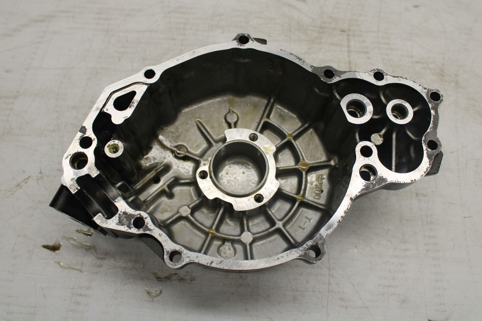 06 YAMAHA ROAD STAR XV1700PC WARRIOR STATOR MAGNETO ALTERNATOR COVER BB262