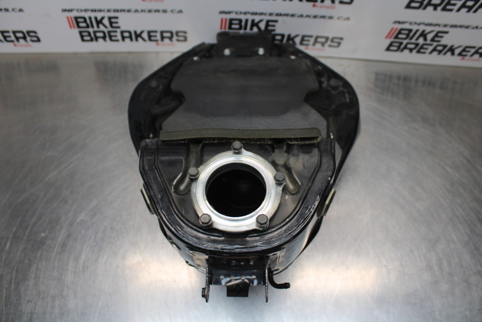 08 KAWASAKI NINJA ZX10R GAS TANK FUEL CELL PETROL RESERVOIR BB201