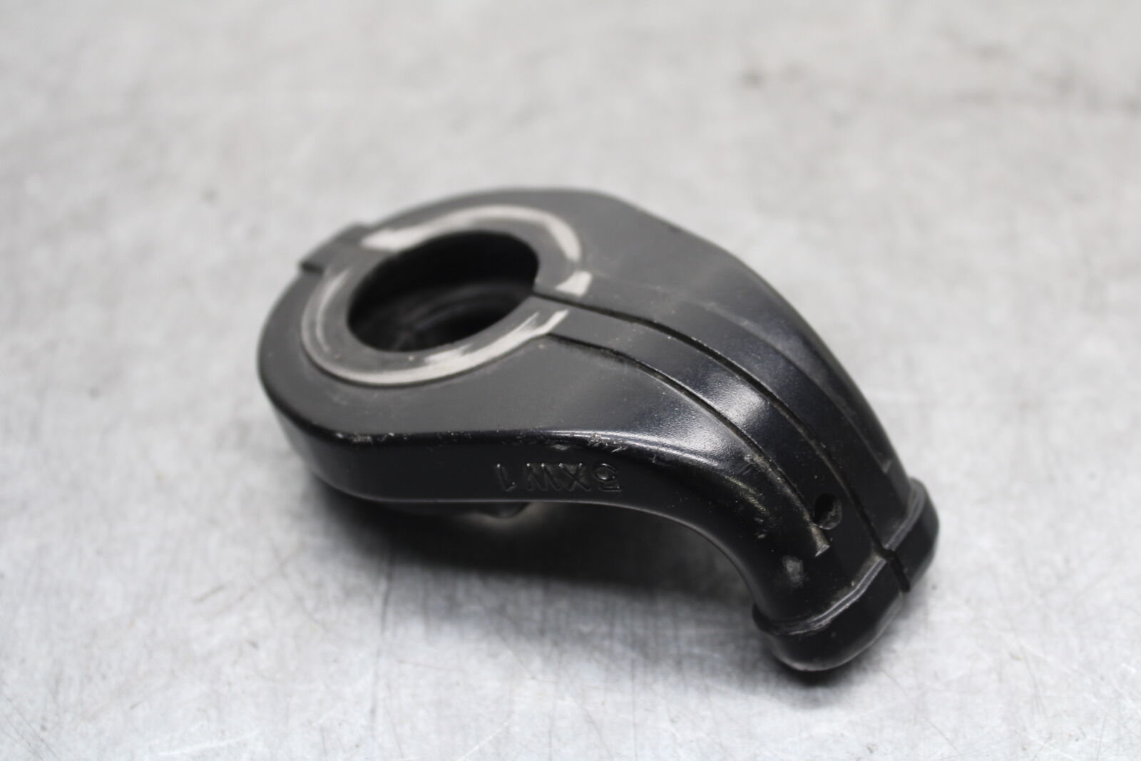 07-08 YAMAHA YZF R1 THROTTLE CABLE LINE HOUSING GUIDE BB675