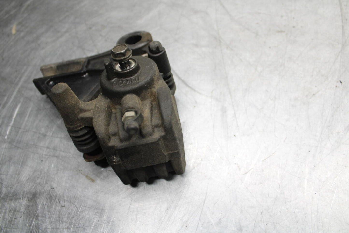 11-14 KAWASAKI VERSYS 650 LE 650C REAR BACK BRAKE CALIPER W MOUNT BRACKET BB498