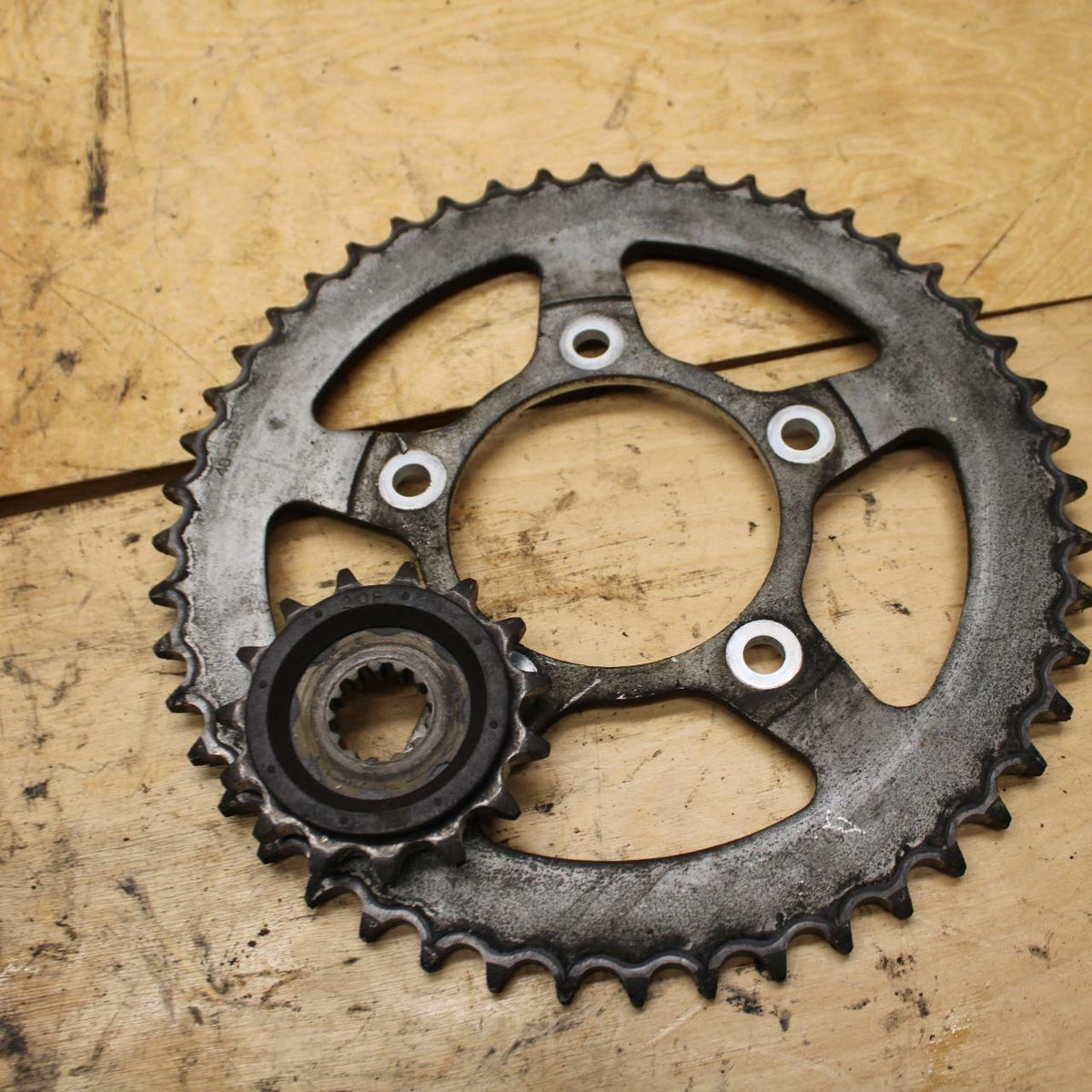 07-12 SUZUKI BANDIT 650S REAR BACK FRONT  SPROCKET BB328