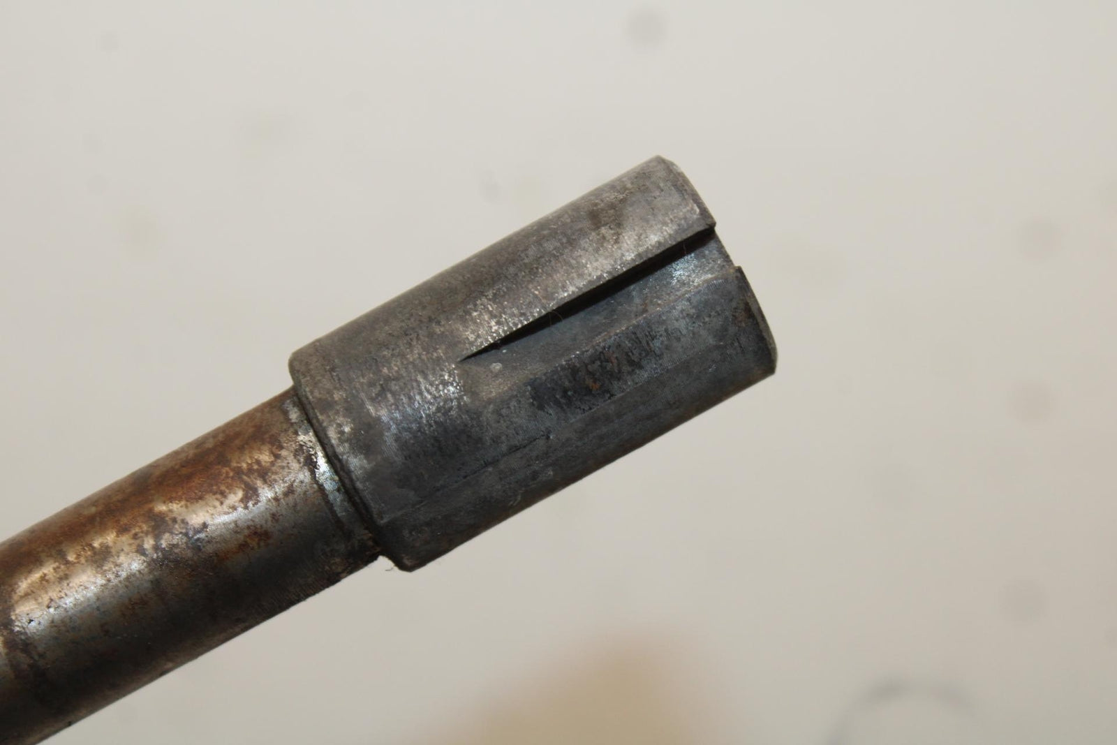 80-81 SUZUKI GS1000GL REAR AXLE BACK WHEEL RIM PIVOT BOLT AXEL BB103