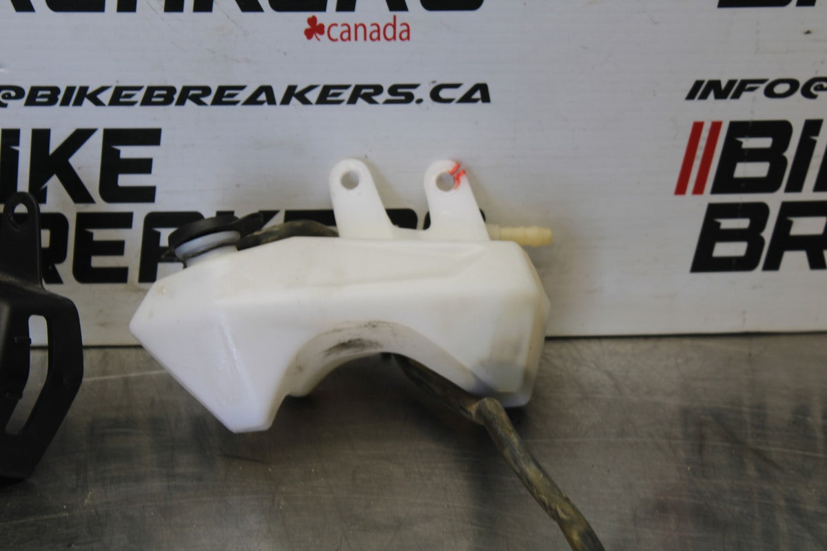 20 TRIUMPH STREET TRIPLE 765 COOLANT WATER TANK RESERVOIR BOTTLE BB864