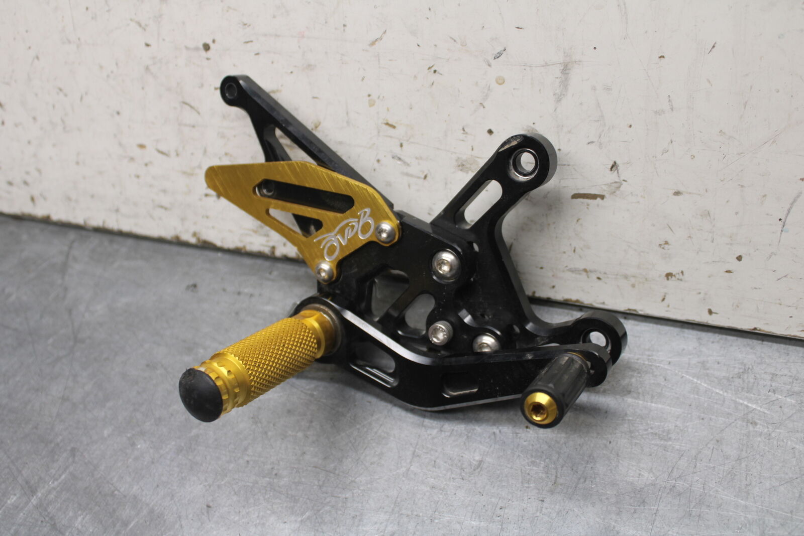 09-14 YAMAHA YZF R1 AFTERMARKET RIGHT REARSET REAR SET FOOT PEG REST STOP BB696