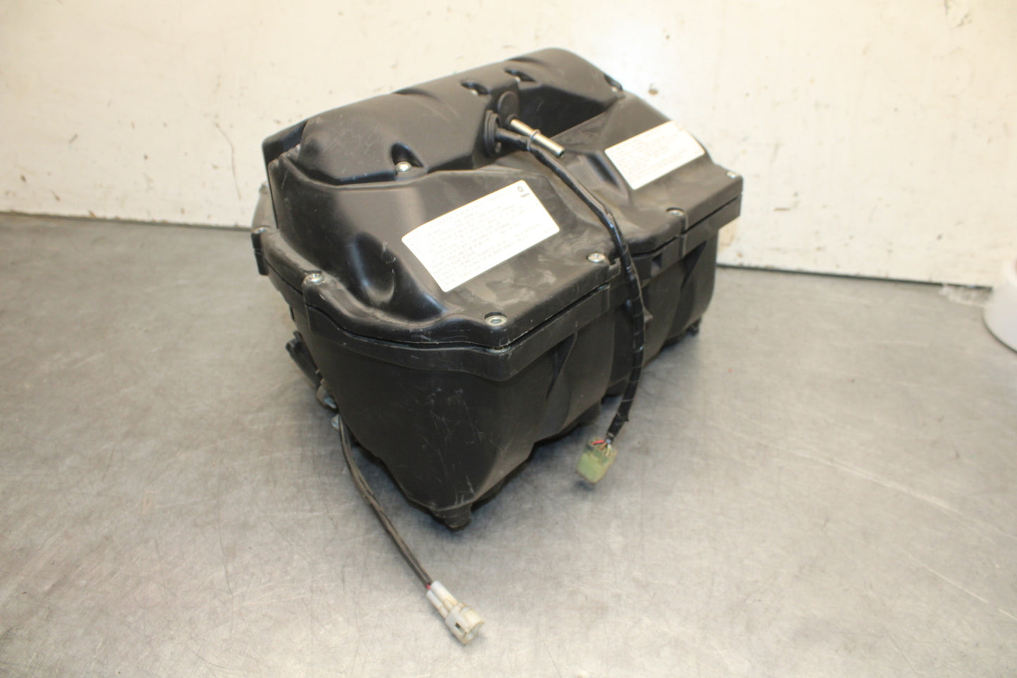 09-14 YAMAHA YZF R1 AIRBOX AIR INTAKE FILTER BOX BB696