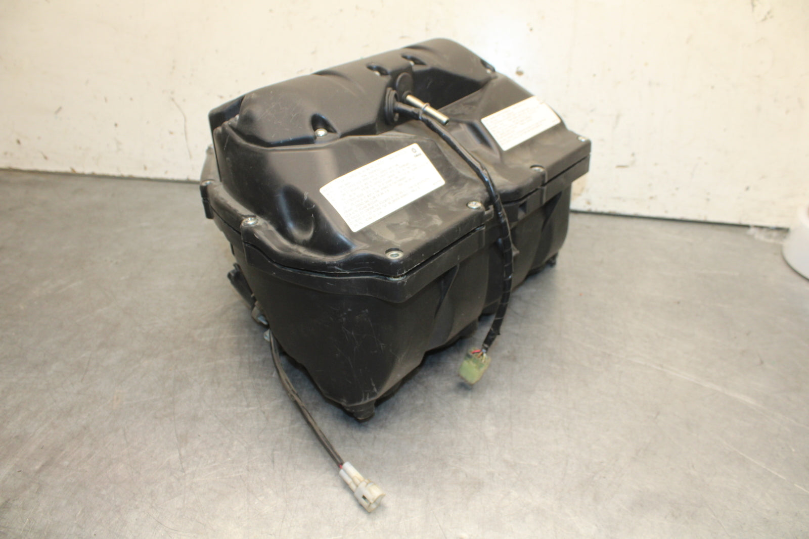 09-14 YAMAHA YZF R1 AIRBOX AIR INTAKE FILTER BOX BB696