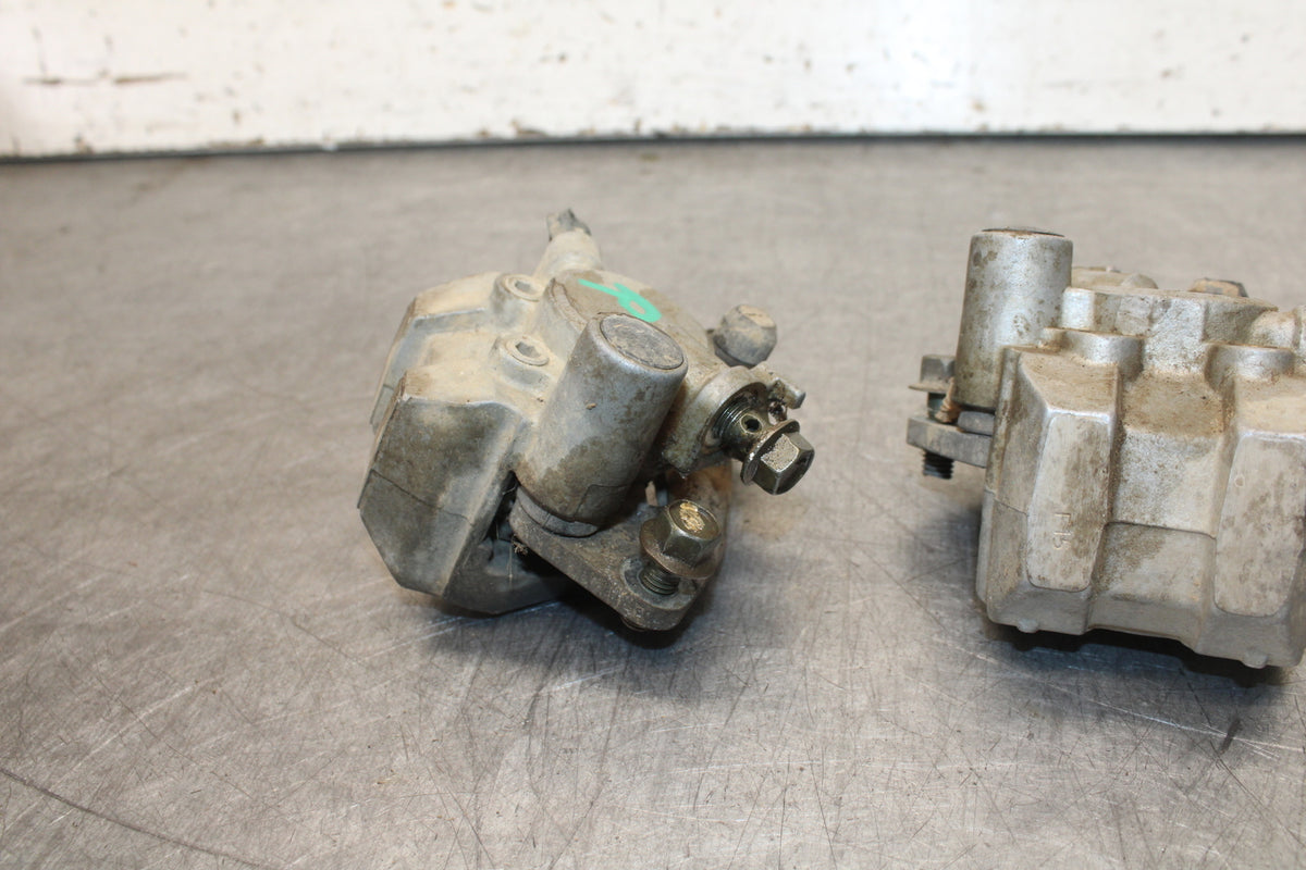 01-05 YAMAHA RAPTOR 660R LEFT RIGHT FRONT BRAKE CALIPER BB695