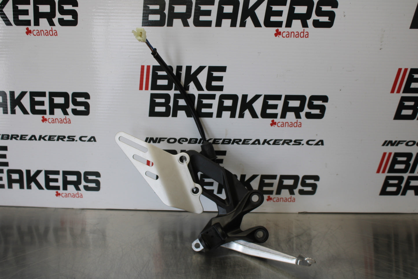 23-24 KAWASAKI NINJA ZX14R RIGHT REARSET REAR SET DRIVER FOOT PEG STOP BB169