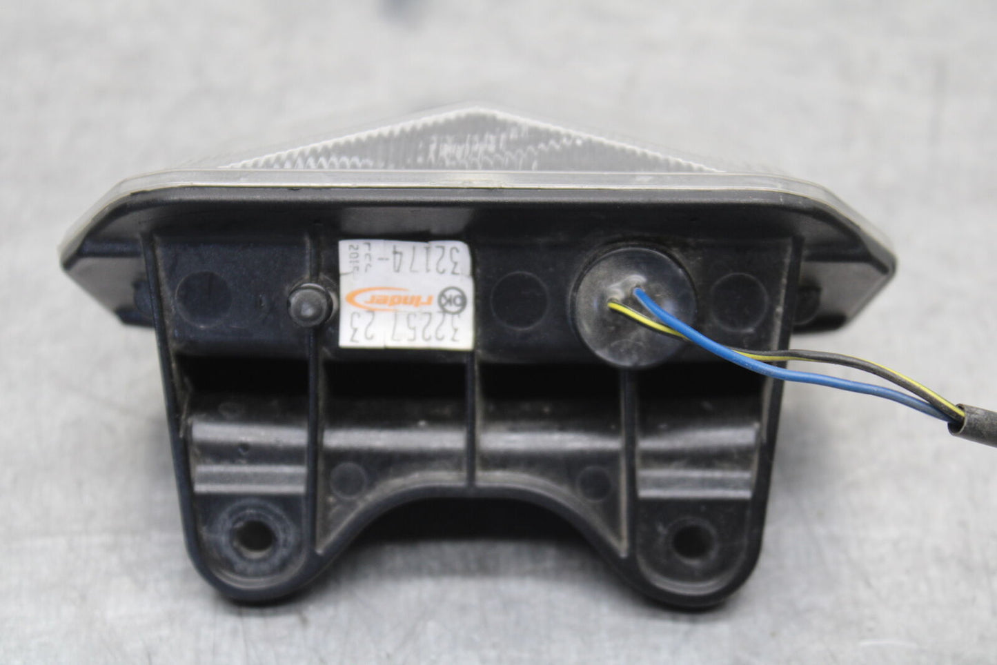 16 KAWASAKI NINJA ZX10R FRONT CENTER RUNNING LIGHT BB650