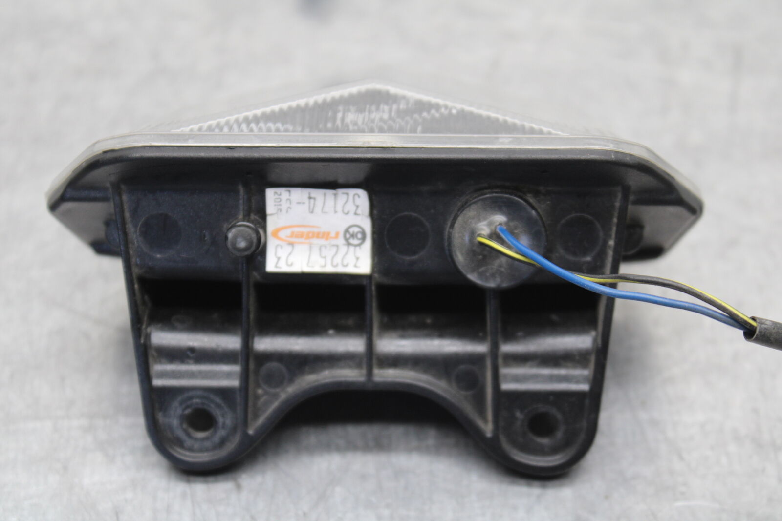 16 KAWASAKI NINJA ZX10R FRONT CENTER RUNNING LIGHT BB650