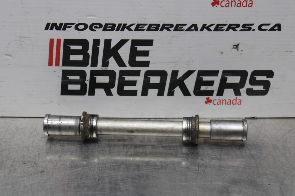 99 KAWASAKI NINJA ZX9R FRONT WHEEL RIM AXLE PIVOT BOLT BB05
