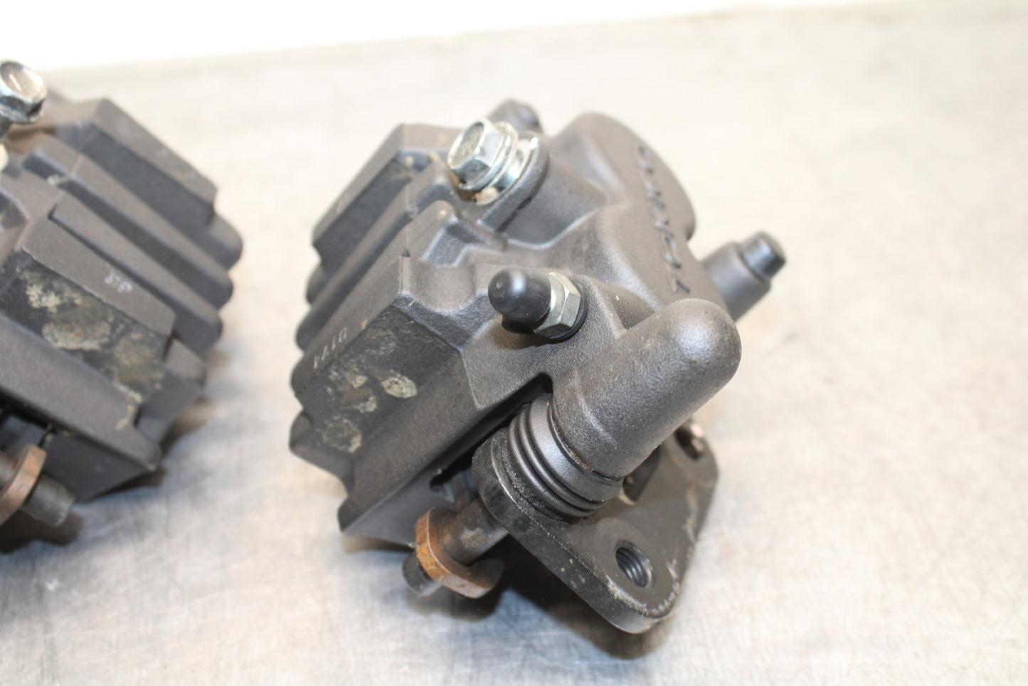 12-17 KAWASAKI NINJA 650 RIGHT LEFT FRONT BRAKE CALIPER SET PAIR CALIPERS BB129