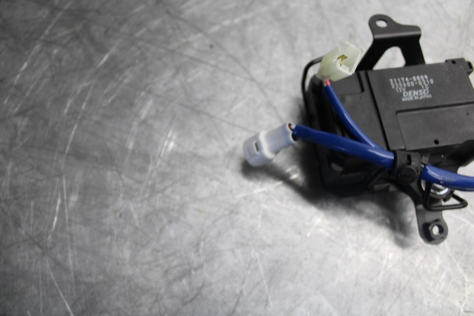 19-20 KAWASAKI NINJA ZX6R EXHAUST VALVE SERVO MOTOR BB517