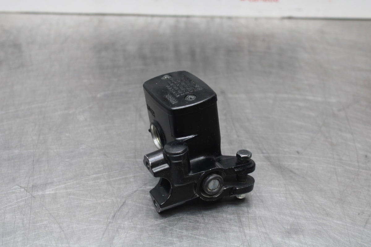 23 YAMAHA YZF R3 FRONT BRAKE MASTER CYLINDER BB806