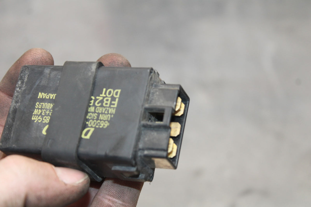 03 KAWASAKI VULCAN 1600 TURN SIGNAL BLINKER RELAY FLASHER SWITCH BB865