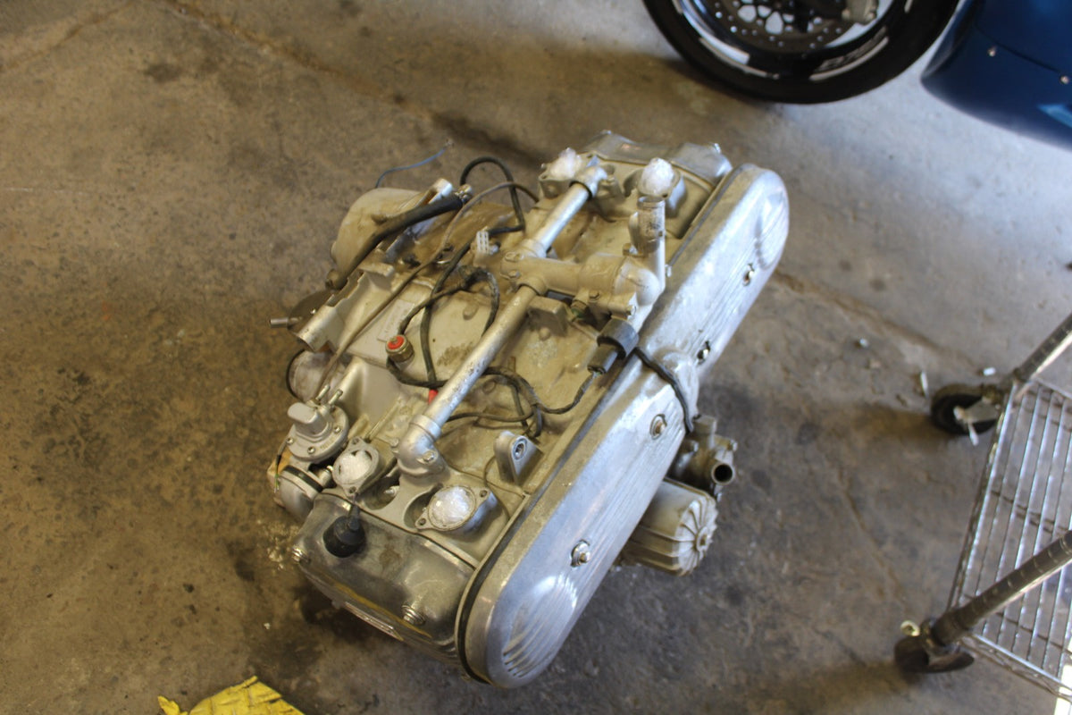 76-77 HONDA GOLDWING 1000 ENGINE MOTOR BB171