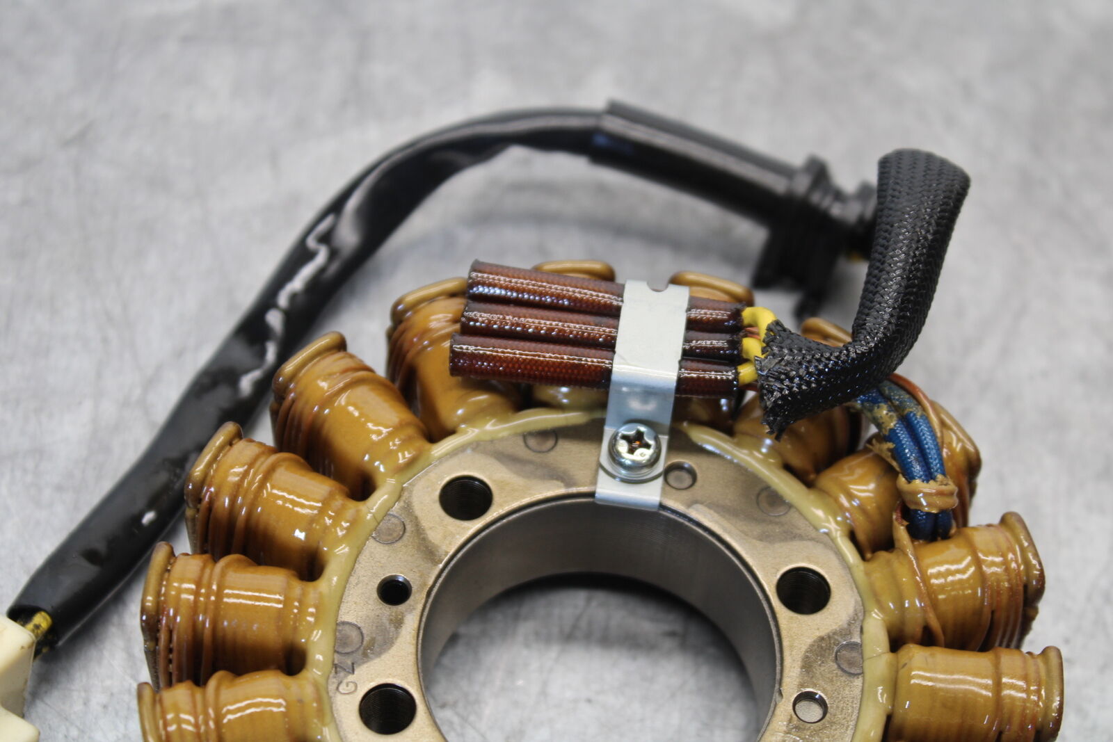 05-06 HONDA CBR600RR STATOR GENERATOR ALTERNATOR MAGNETO 31120-MEE-003 BB655