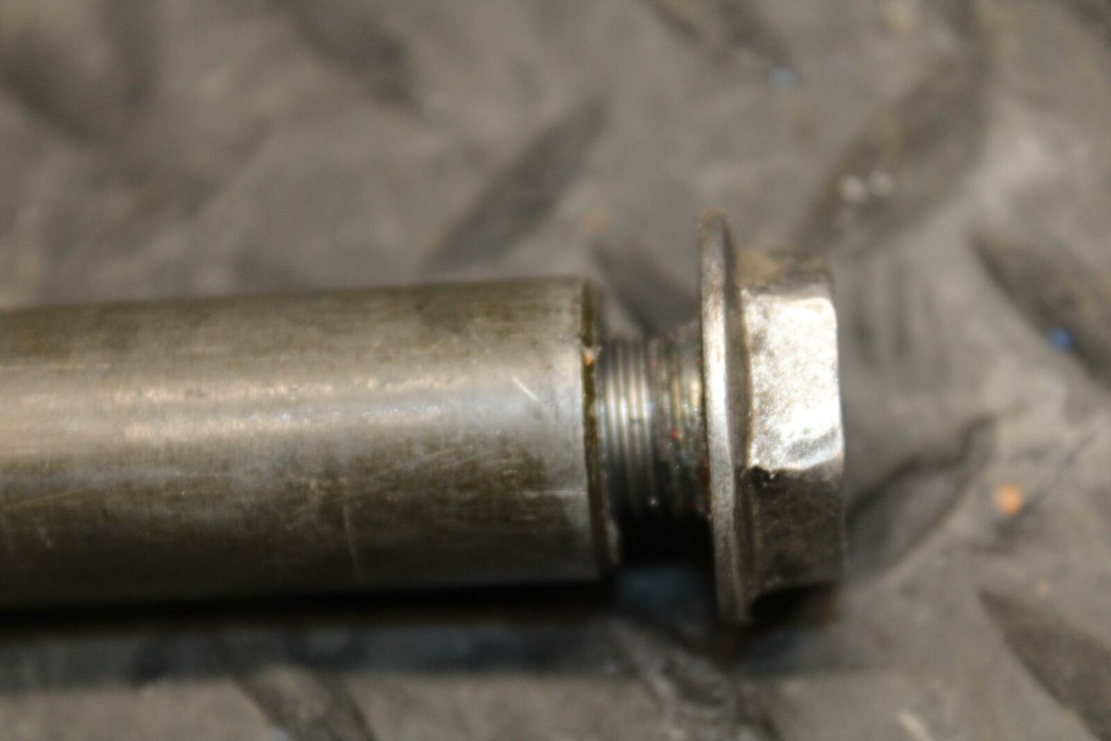 13-18 KAWASAKI NINJA ZX6R FRONT WHEEL RIM AXLE PIVOT BOLT BB203