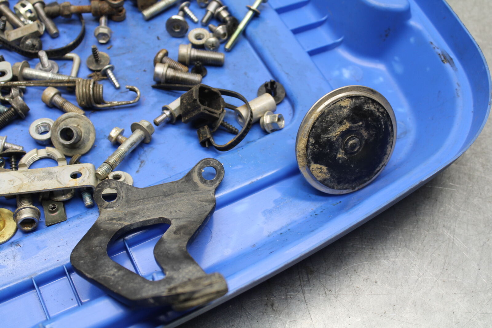 06-07 SUZUKI GSXR750 MOUNTING BOLTS HARDWARE MOTOR SCREWS BB670