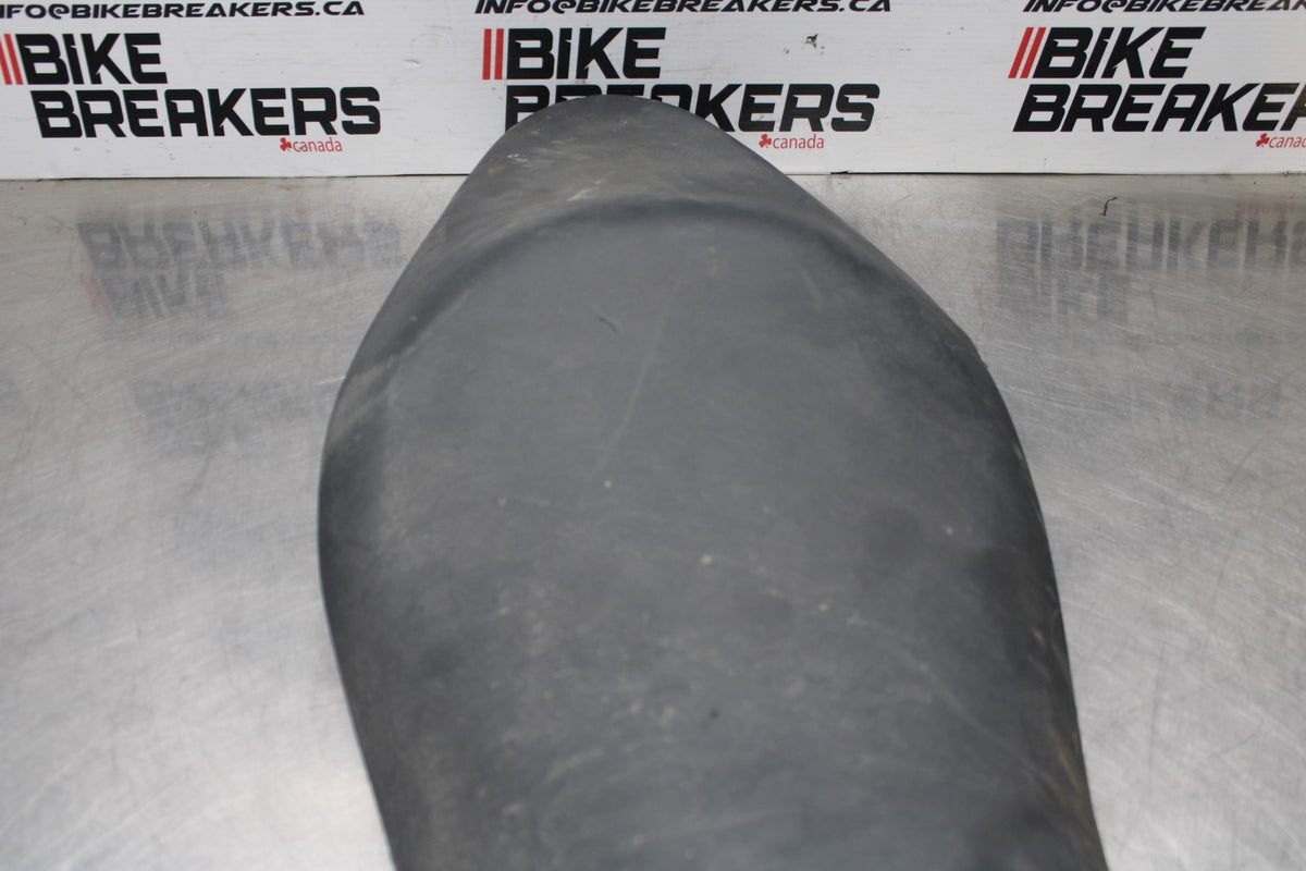 06 KAWASAKI Z750 FRONT REAR SEAT SADDLE BB837