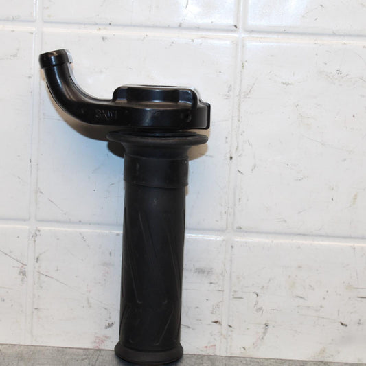 20-21 YAMAHA XSR900 RIGHT THROTTLE GRIP BB599