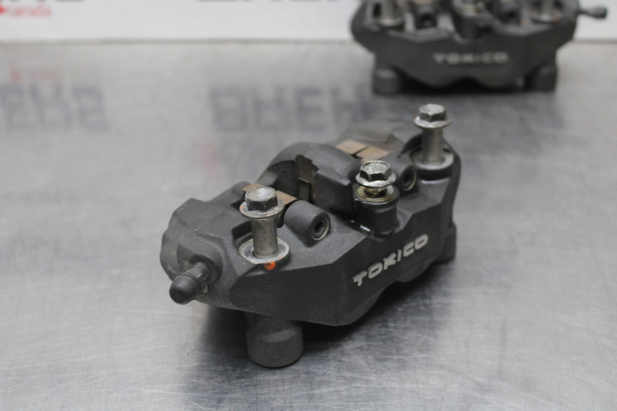 08-10 SUZUKI GSXR 600 RIGHT LEFT FRONT BRAKE CALIPER SET PAIR CALIPERS BB835