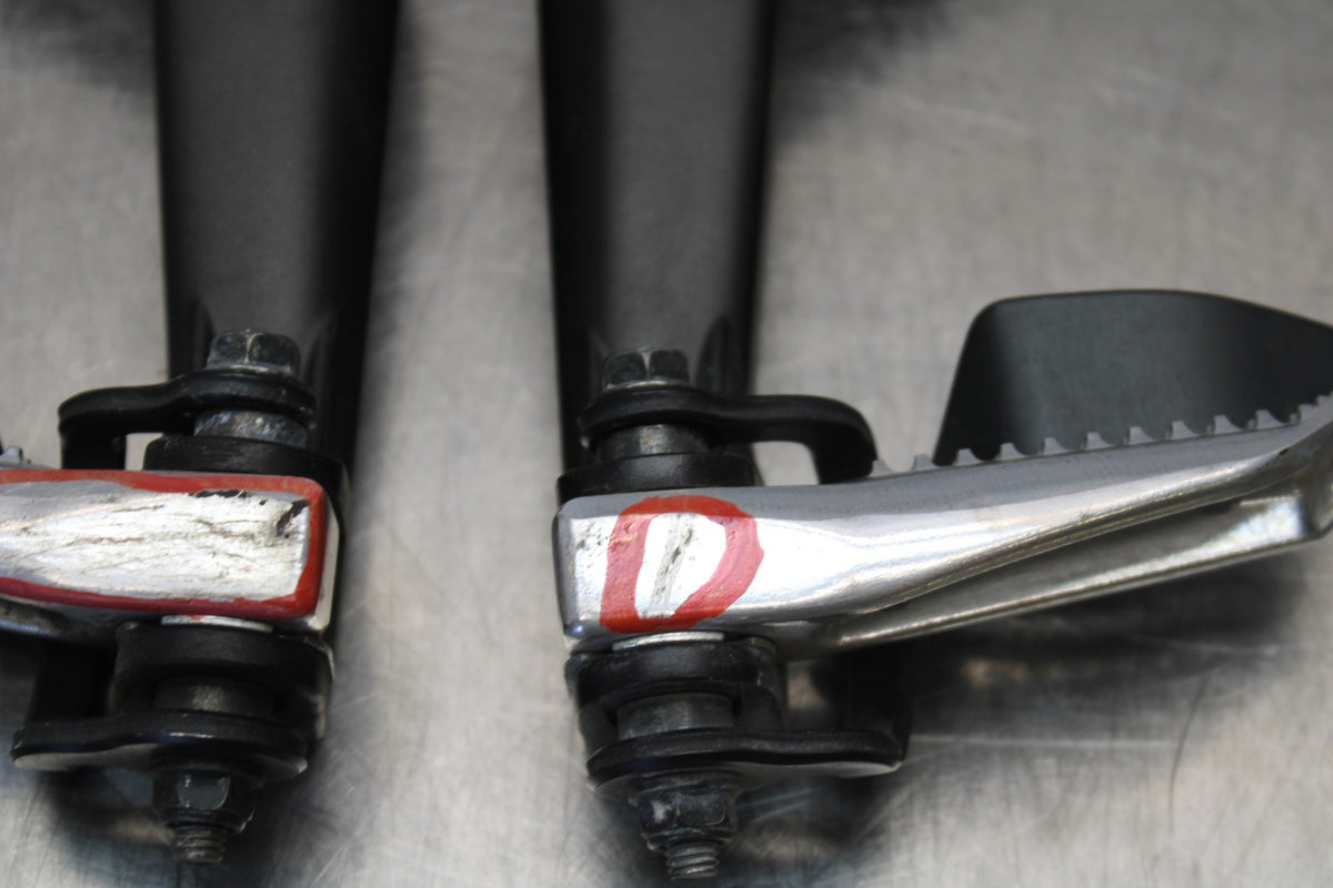 22-25 YAMAHA YZF R7 REAR BACK PASSENGER PEG SET PAIR BB182