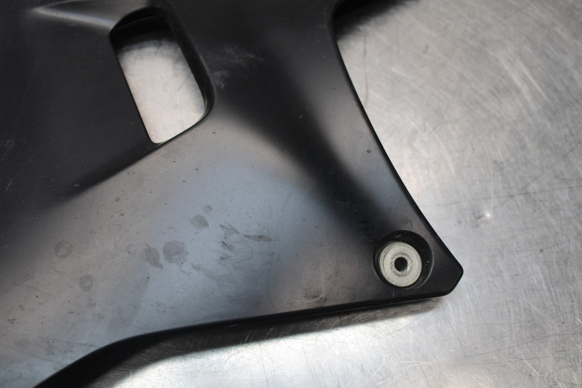 22-25 YAMAHA YZF R7 LEFT LOWER BOTTOM BELLY SIDE FAIRING COWL BB00