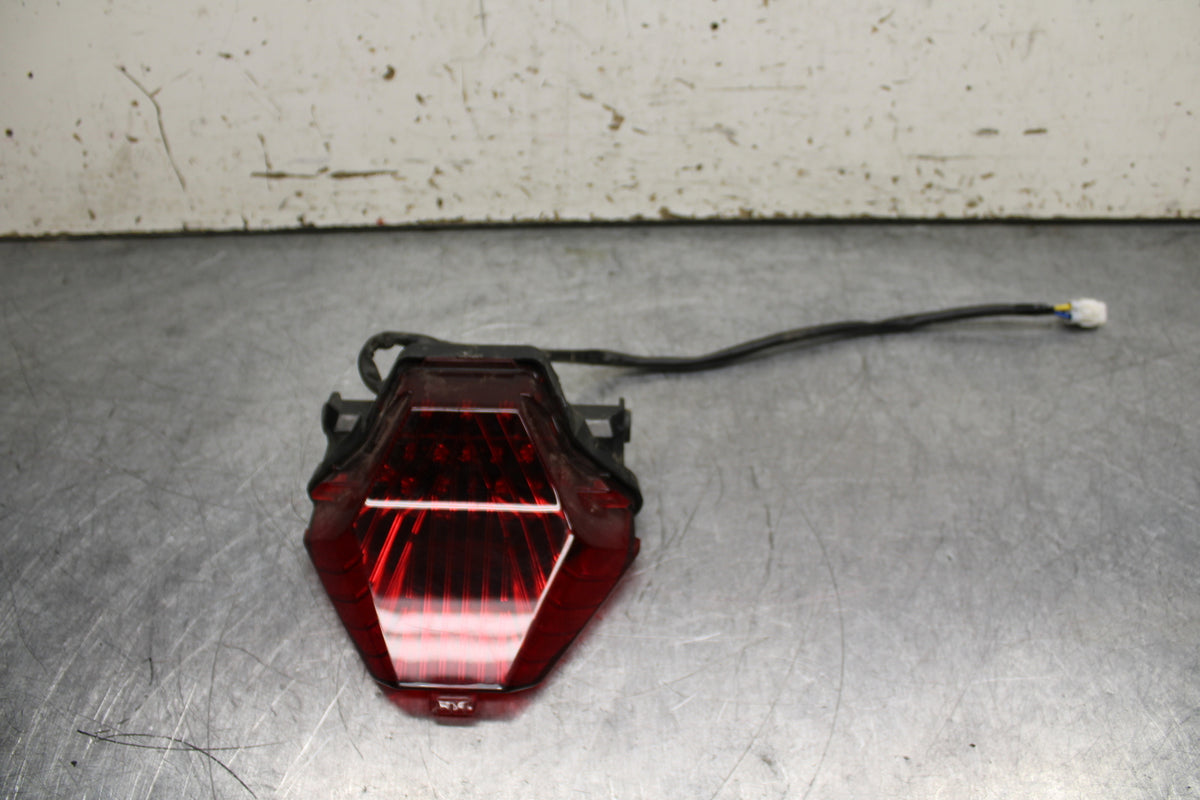 19-24 YAMAHA R3 REAR TAIL TAILLIGHT BACK BRAKE LIGHT BB736