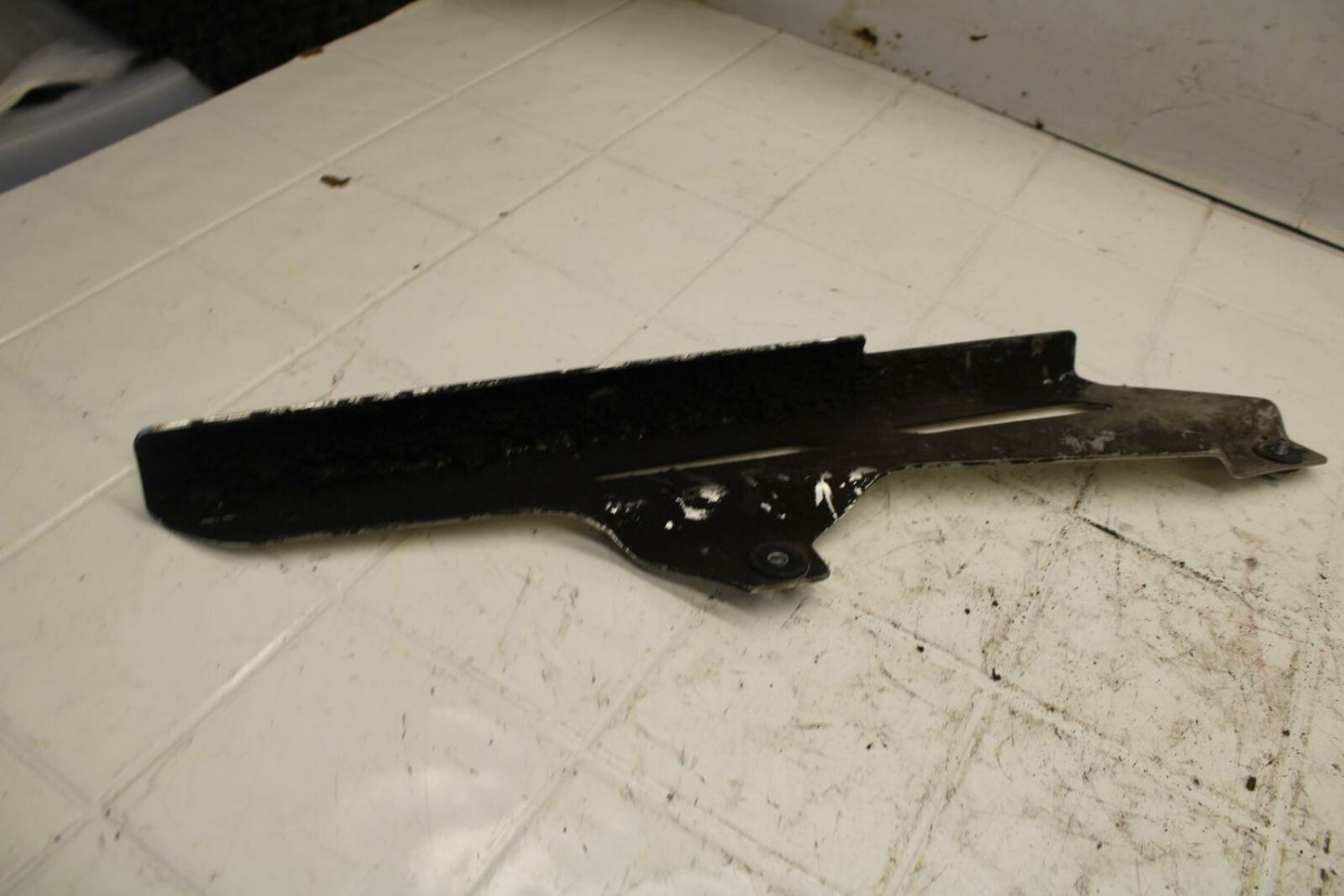 06-07 SUZUKI BANDIT 1200S ABS REAR BACK DRIVE CHAIN GUARD COVER SHIELD BB21