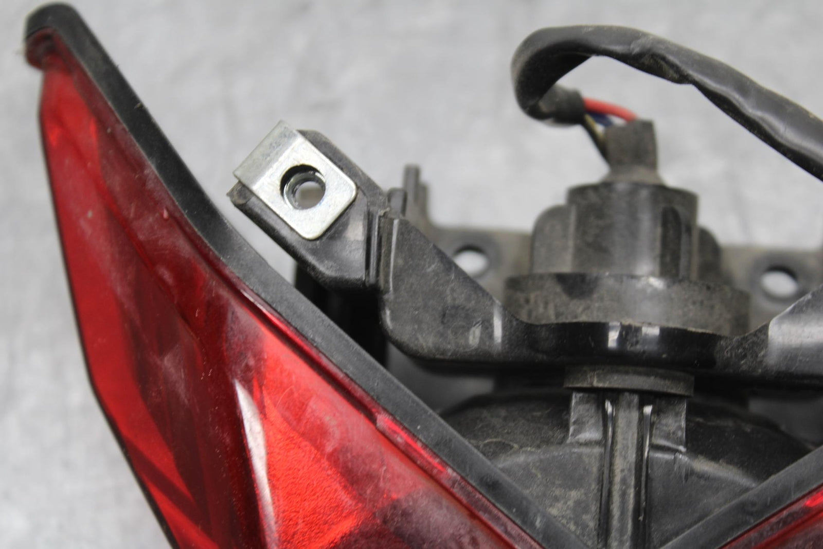 15-16 KAWASAKI EX300 REAR TAIL TAILLIGHT BACK BRAKE LIGHT BB635