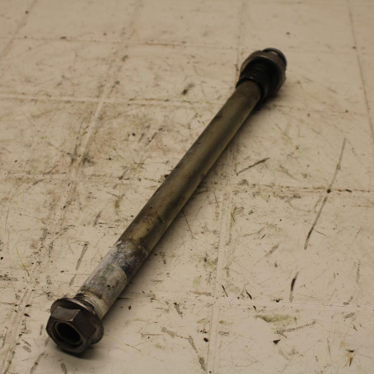 13-17 KAWASAKI NINJA ZX6R ZX636E REAR BACK SWINGARM BOLT SUSPENSION PIVOT AXLE B
