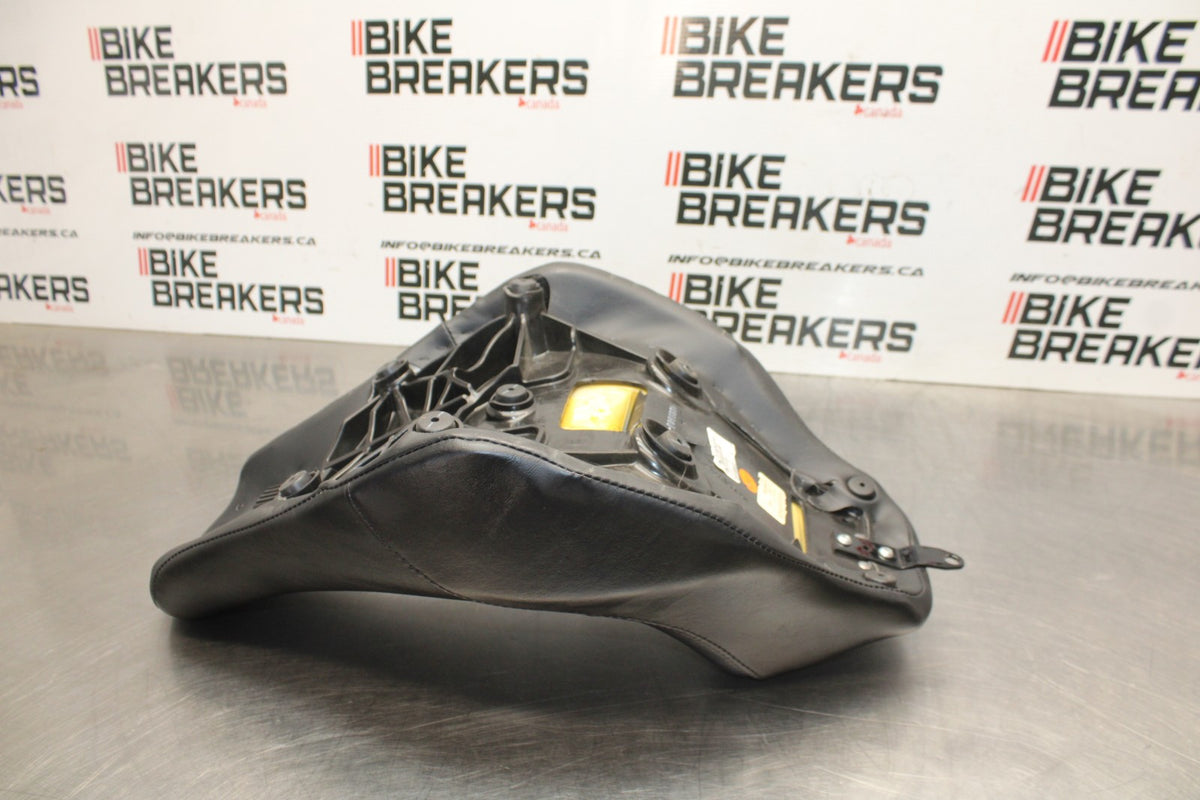 22 HARLEY-DAVIDSON SOFTAIL FRONT DRIVERS SEAT BB859
