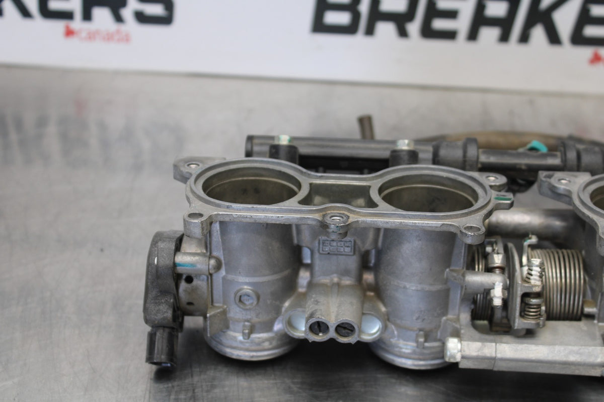 12 HONDA CB1000R MAIN FUEL INJECTORS / THROTTLE BODIES BB200