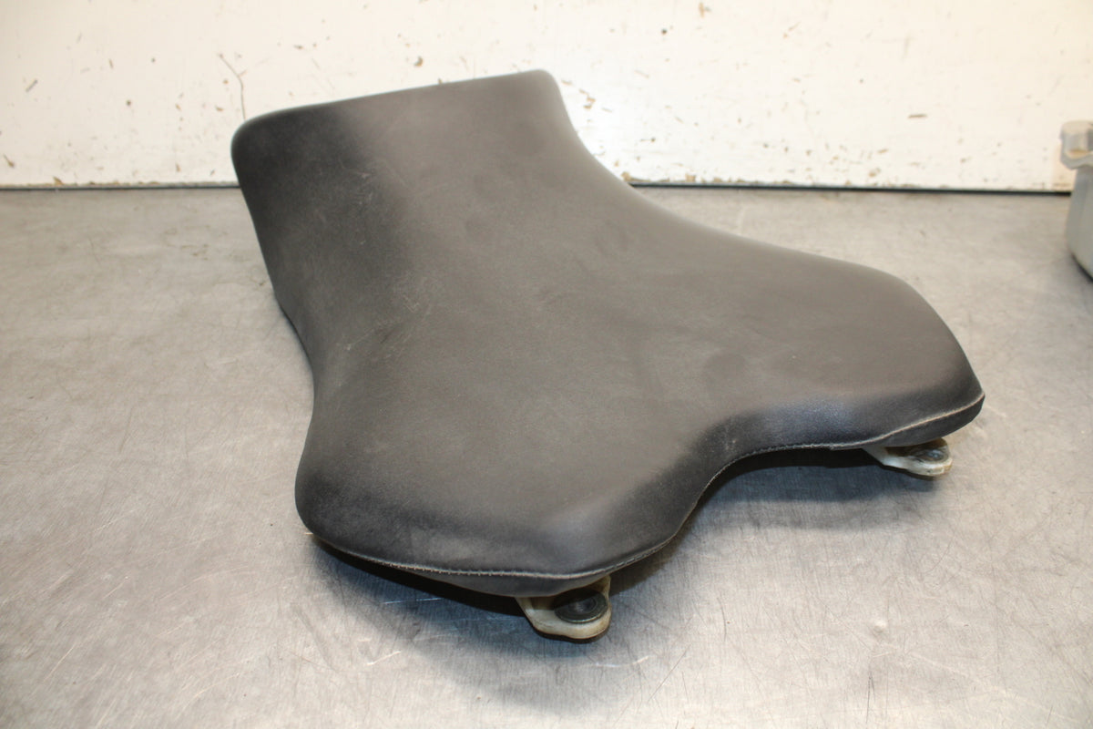 07-08 YAMAHA YZF R1 FRONT DRIVERS SEAT PAD SADDLE PILLION BB724