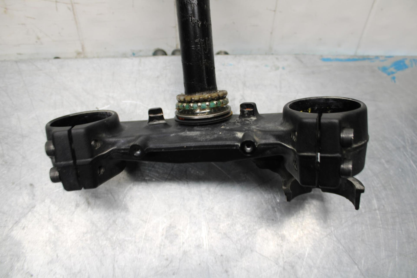 18 KTM RC 390 FRONT FORKS CLAMP LOWER TRIPLE TREE STEM BB442
