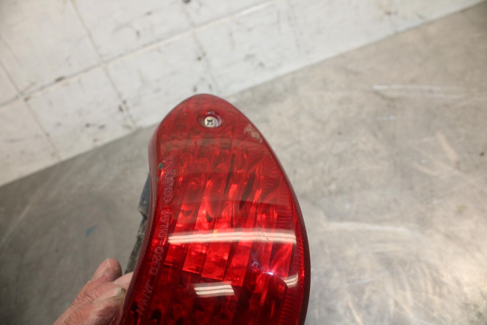 1998 Suzuki TL1000S REAR TAIL TAILLIGHT BACK BRAKE LIGHT BB508