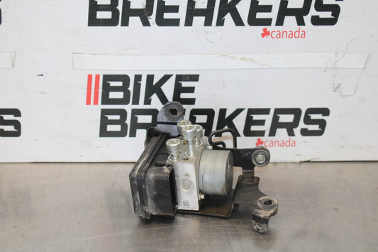 22 KAWASAKI NINJA ZX6R ZX636 ABS 40TH ANNIVERSARY EDITION ABS PUMP MODULE BB911