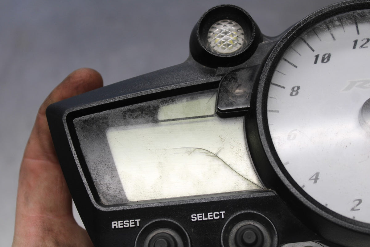 05 YAMAHA YZF R6 SPEEDO GAUGES DISPLAY CLUSTER SPEEDOMETER TACHOMETER BB894
