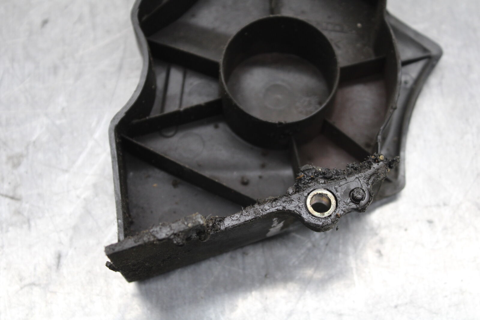 15-16 HONDA CB300F ENGINE SPROCKET COVER BB740