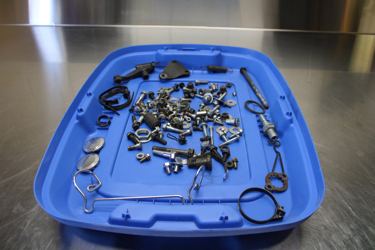 03-05 HONDA SHADOW CLASSIC 750 MOUNTING BOLTS HARDWARE MOTOR SCREWS BB139